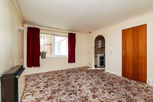 LIVING ROOM- click for photo gallery